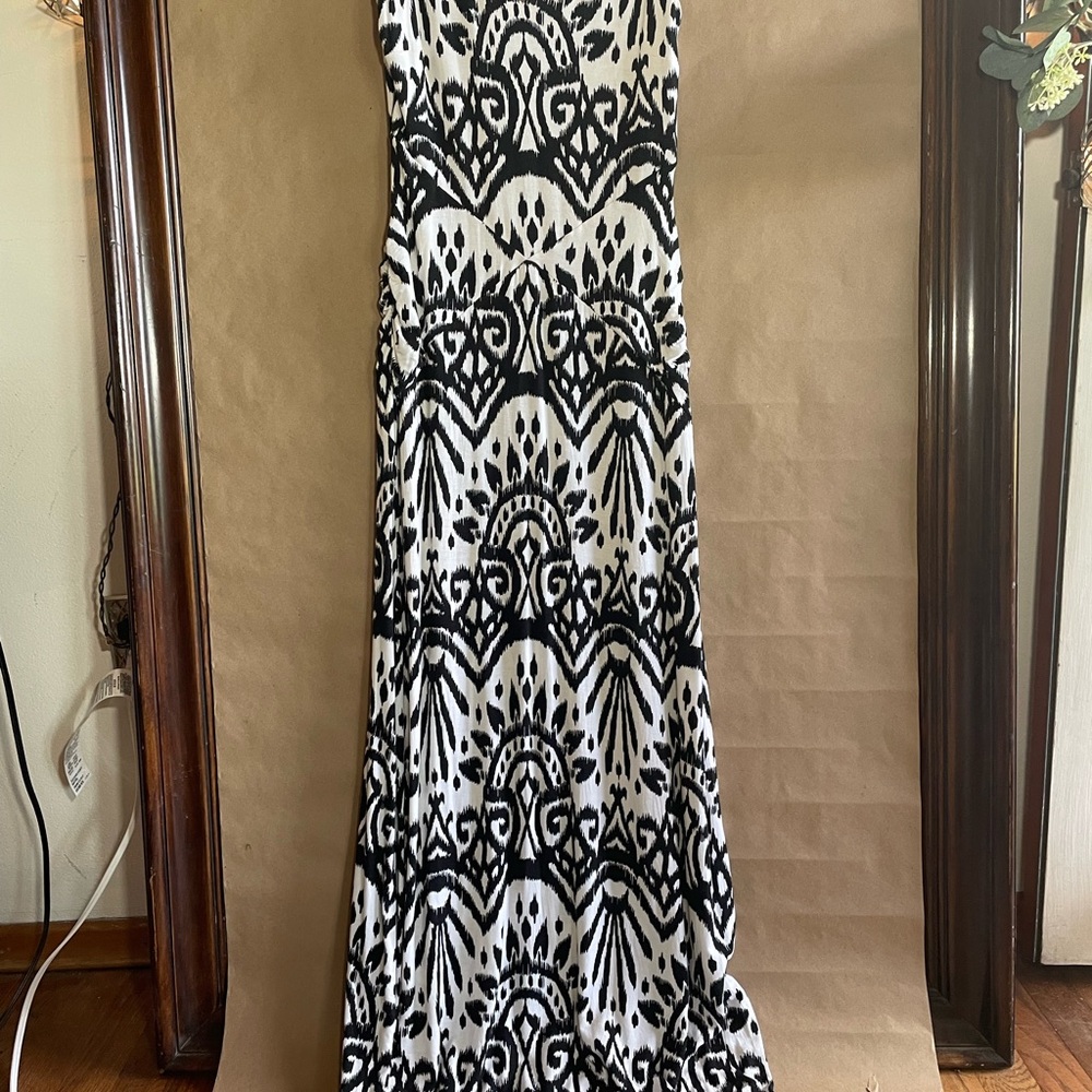 INC International Concepts Black and White Maxi Dress flattering structure
